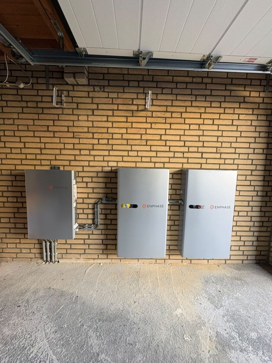Enphase thuisbatterij van 10 kWh met System Controller voor noodstroom in Nijmegen