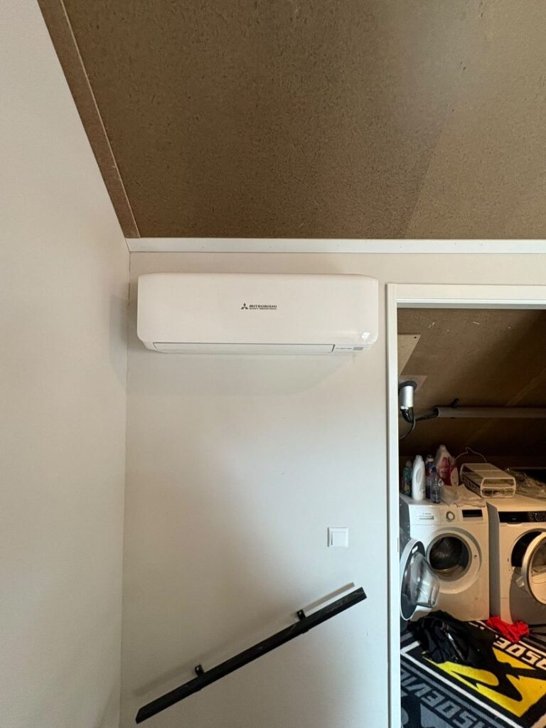 Mitsubishi airco van 3,5 kW op een zolder in Lent
